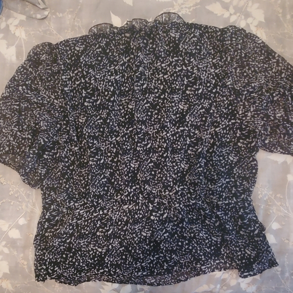 NWT Express low cut faux wrap top, very dark navy with white print size XL. - Picture 4 of 6